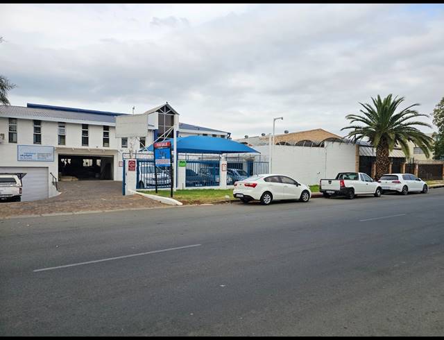 2,899M² FACTORY TO LET IN KYA SANDS